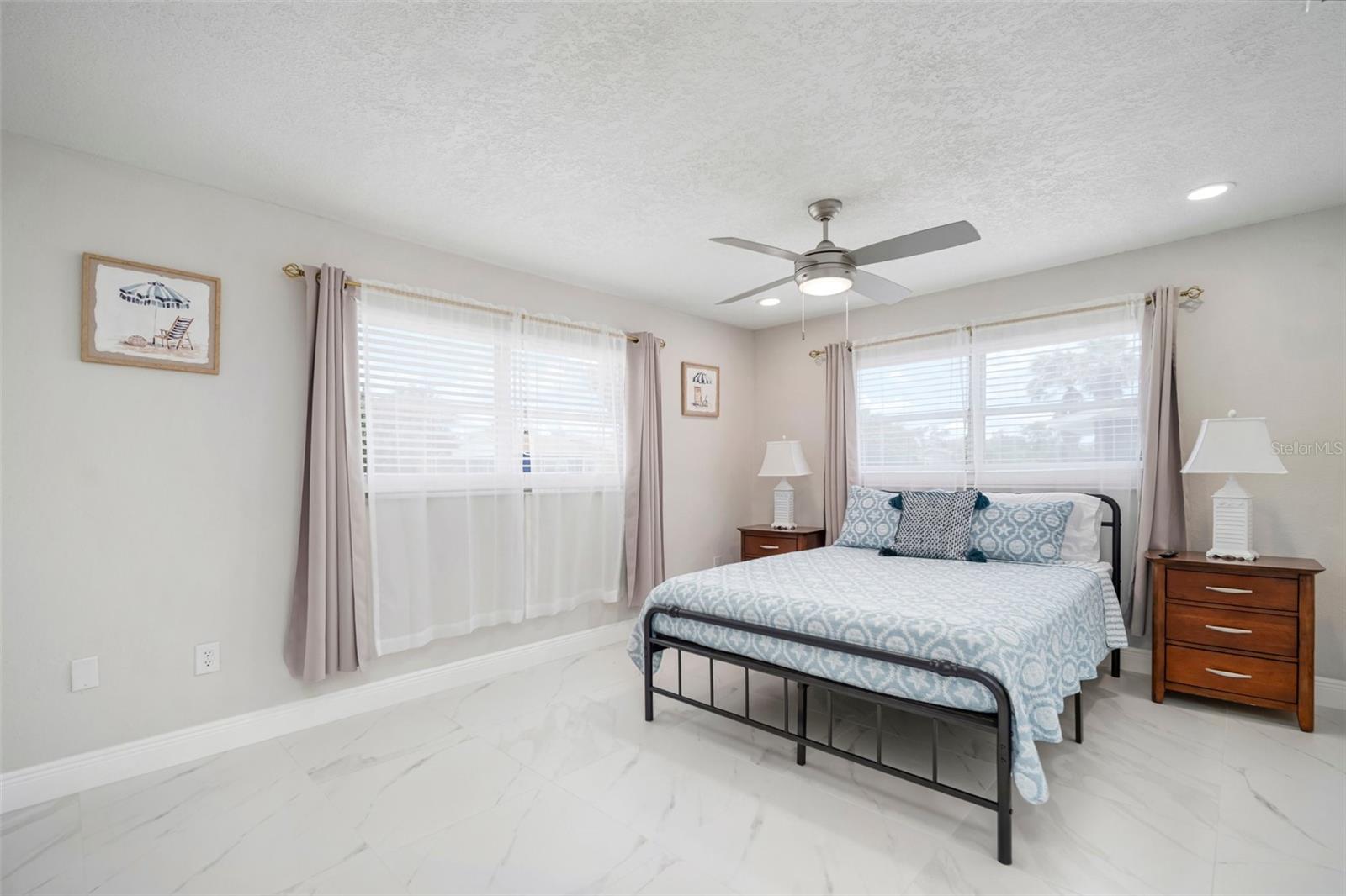 Image 22 of 48 For 1712 Azalea Court A