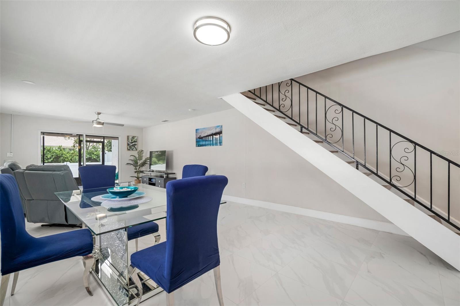 Image 4 of 48 For 1712 Azalea Court A