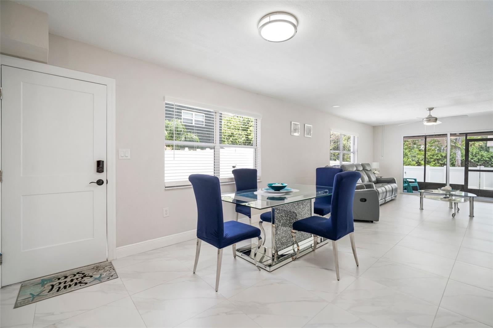 Image 5 of 48 For 1712 Azalea Court A