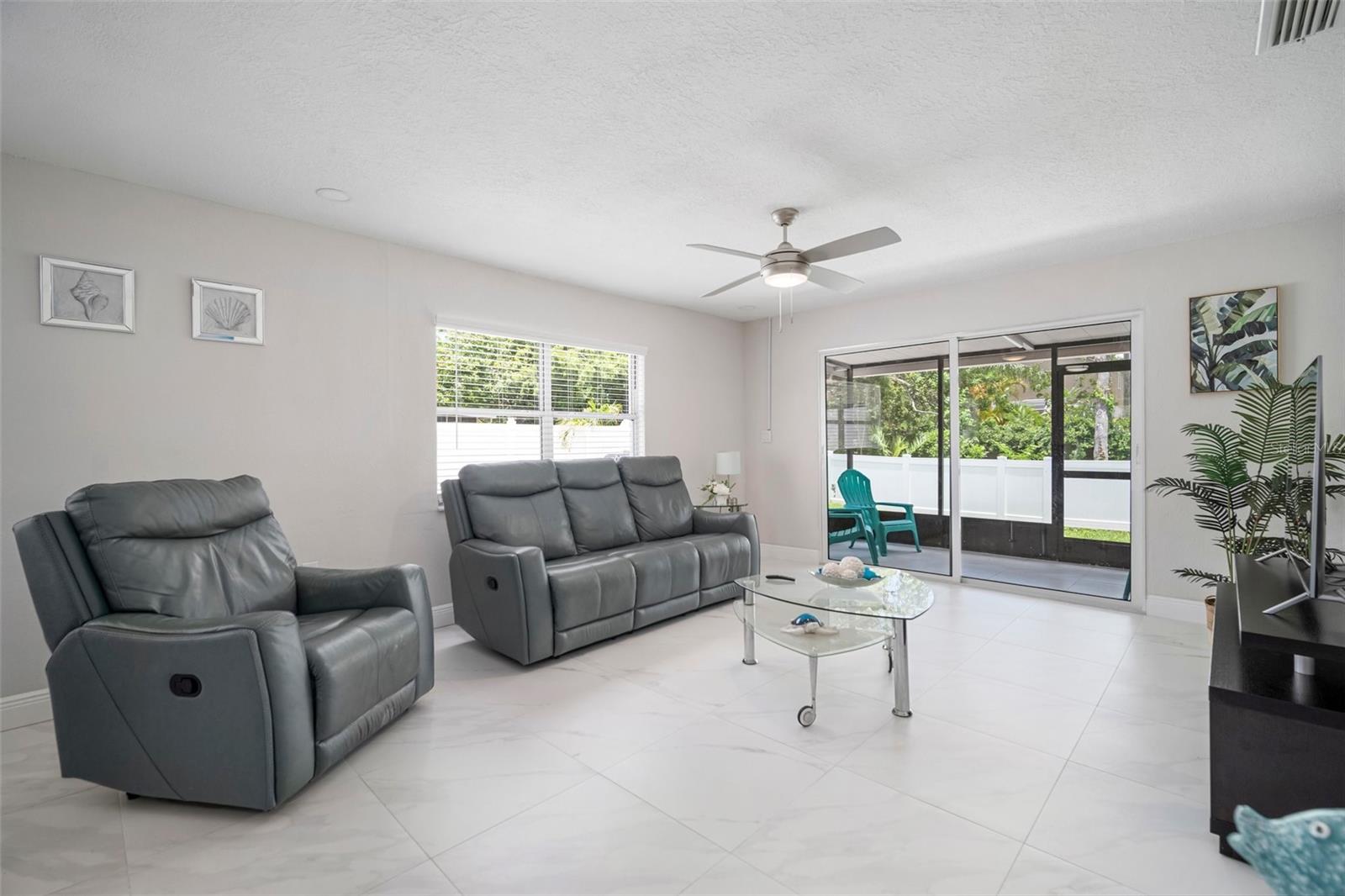 Image 7 of 48 For 1712 Azalea Court A