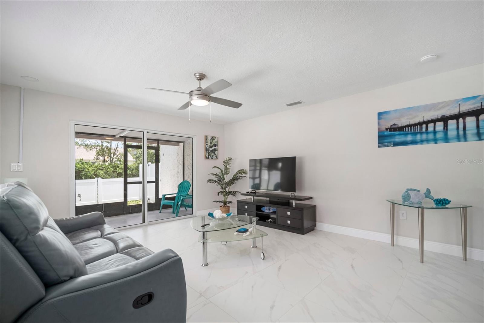 Image 8 of 48 For 1712 Azalea Court A