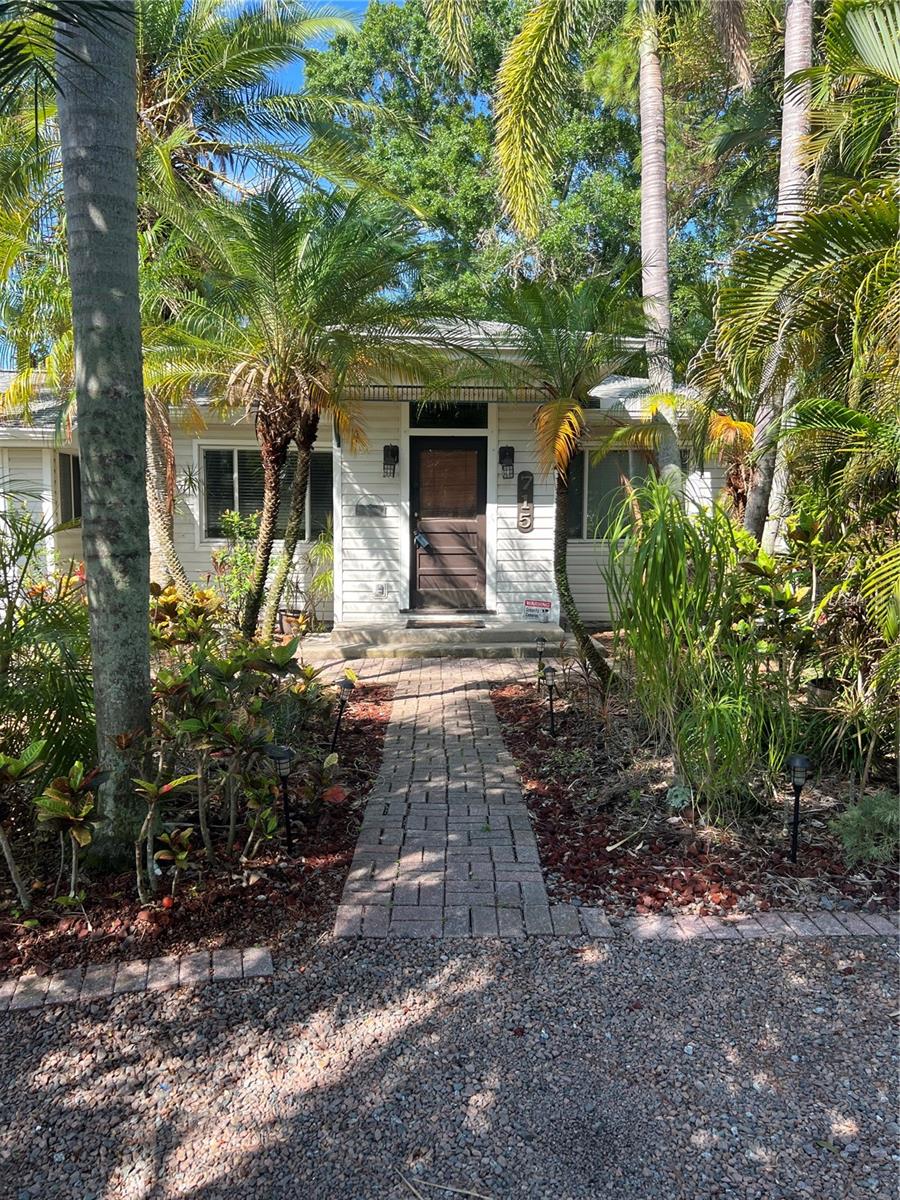 Image 3 of 8 For 715 Riverside Drive