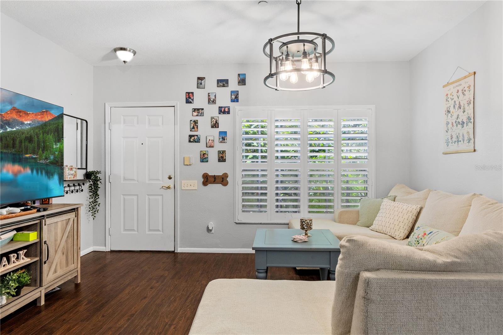 Image 11 of 55 For 421 Countryside Key Boulevard
