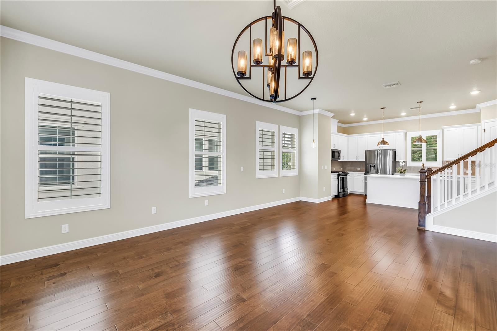 Listing photo id 9 for 3807 Cleveland Street