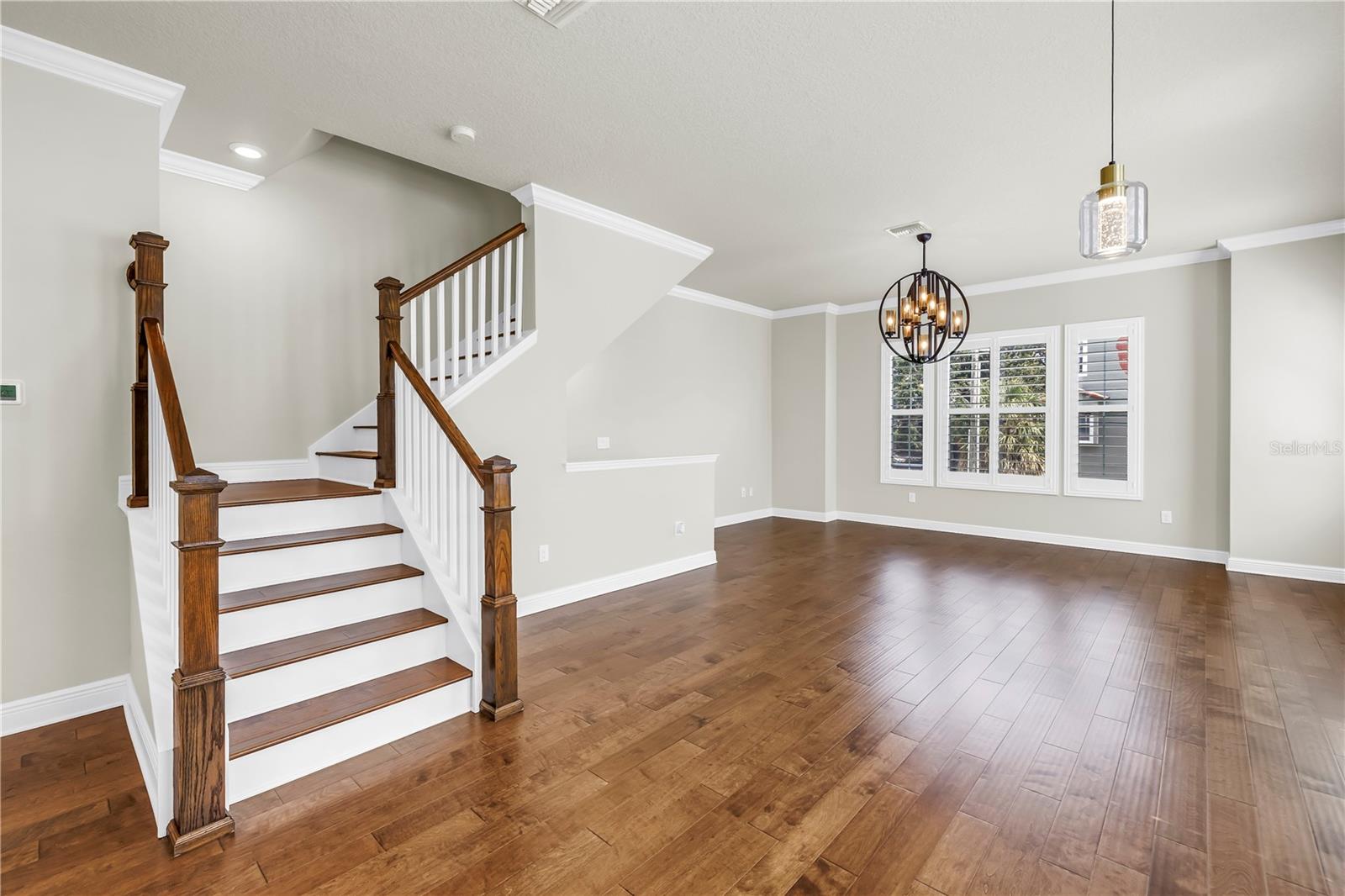 Listing photo id 13 for 3807 Cleveland Street