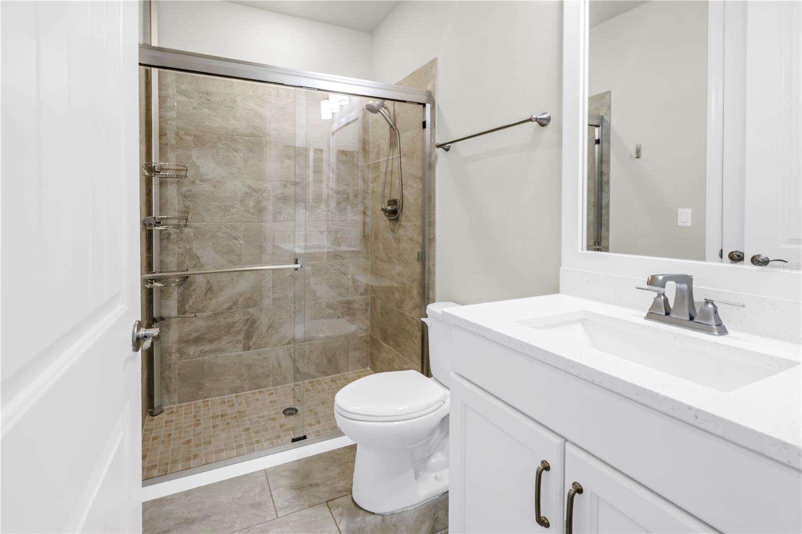 Listing photo id 24 for 3807 Cleveland Street