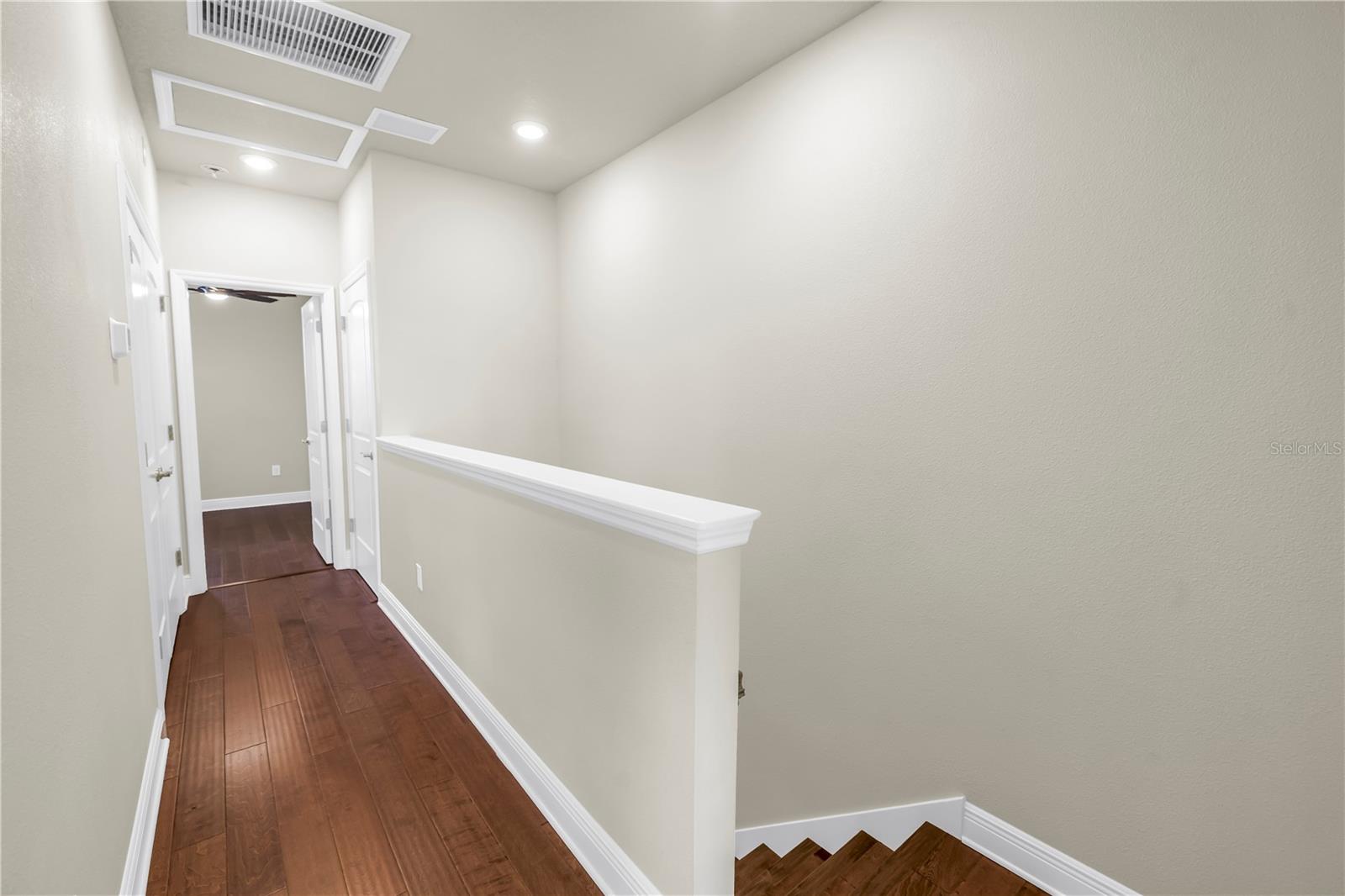 Listing photo id 26 for 3807 Cleveland Street