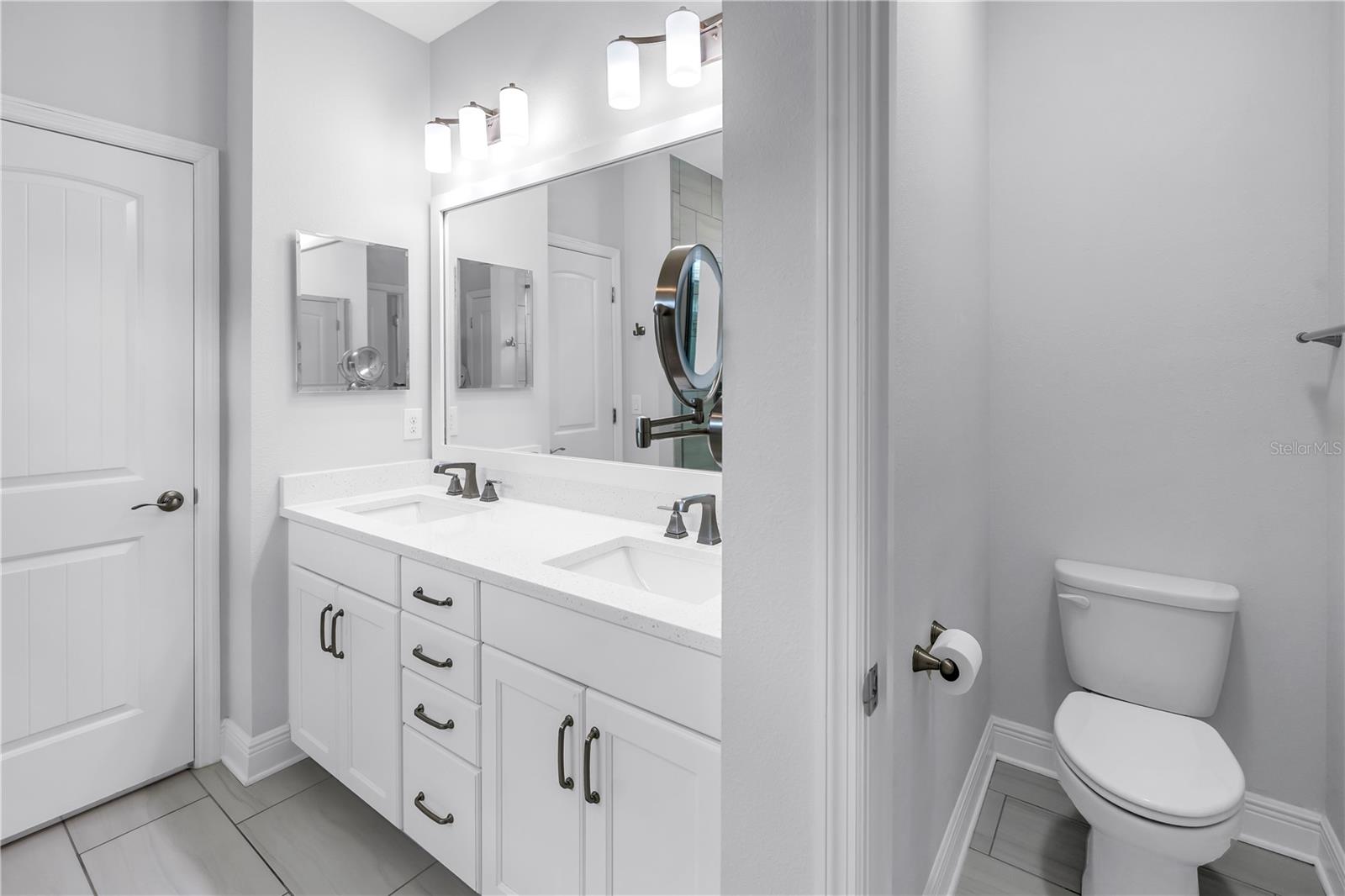 Listing photo id 31 for 3807 Cleveland Street