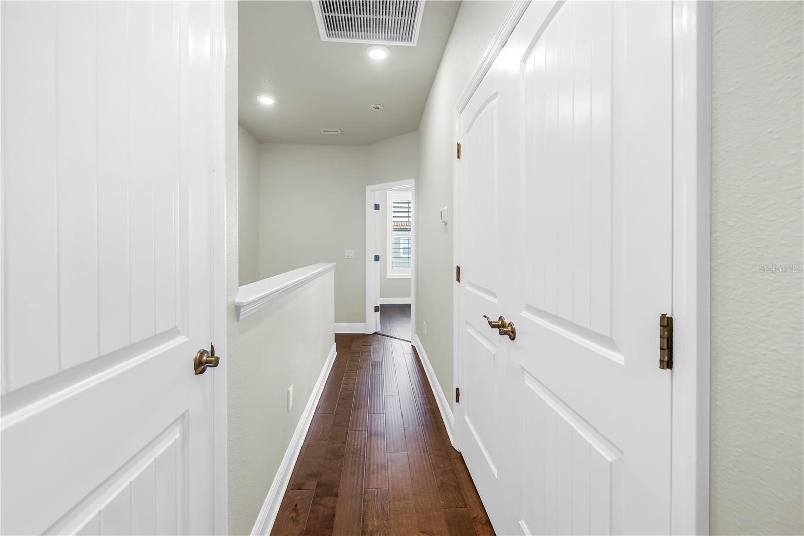 Listing photo id 35 for 3807 Cleveland Street