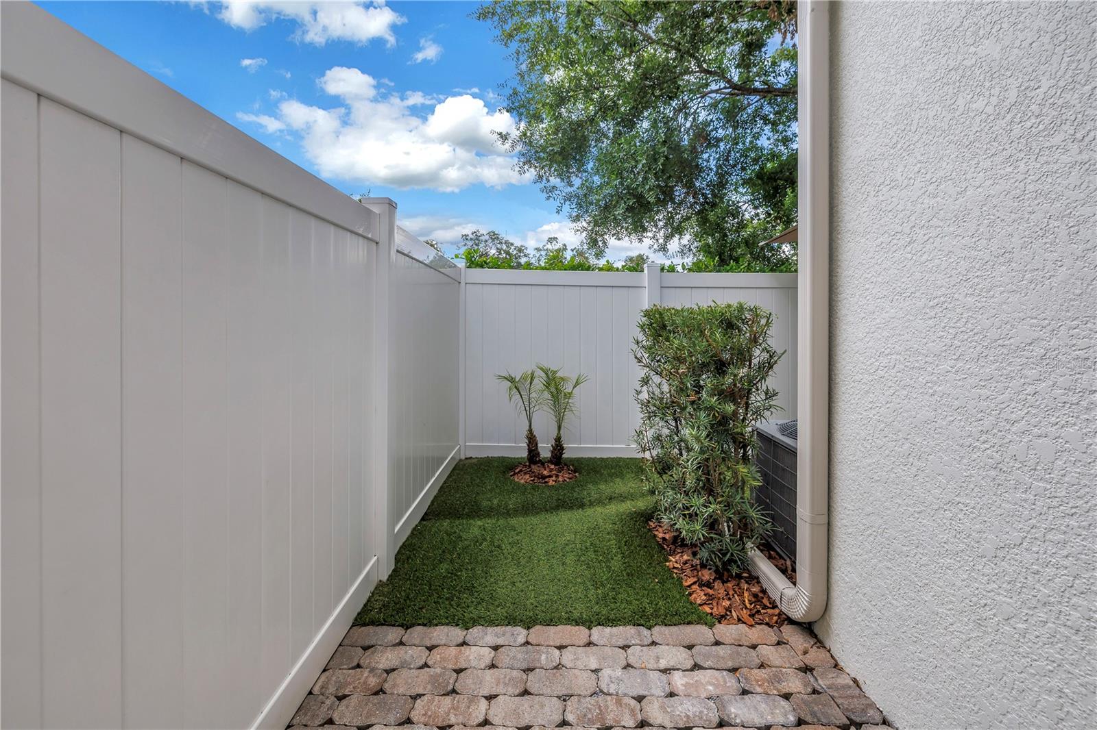 Listing photo id 48 for 3807 Cleveland Street