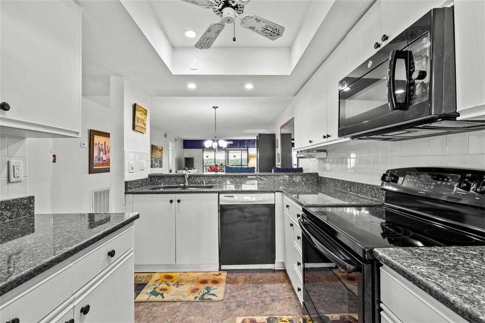 Image 4 of 45 For 1942 Golfview Drive 1942