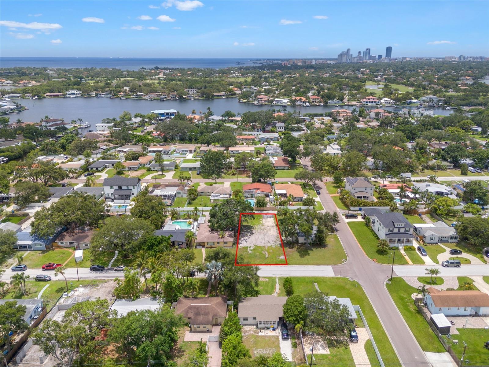 Image 12 of 16 For 808 39th Avenue Ne