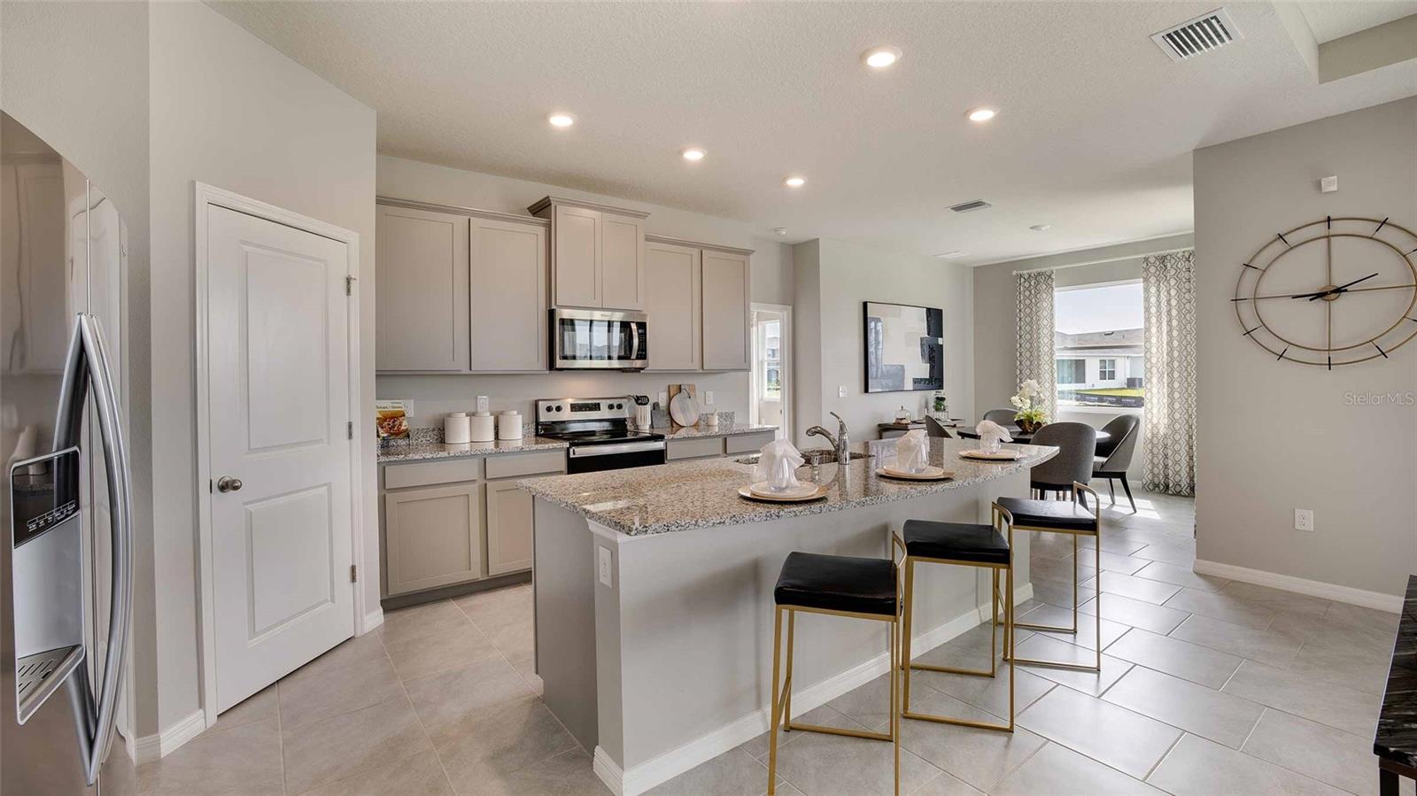 Image 4 of 16 For 2637 Warren Acres Boulevard