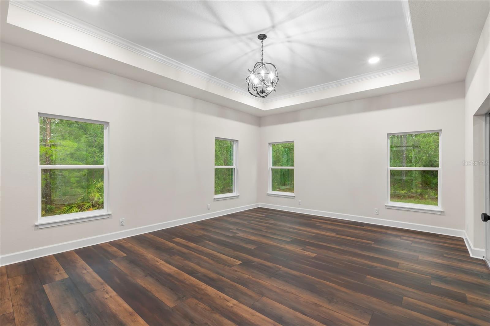 Listing photo id 13 for 13332 Schick Avenue