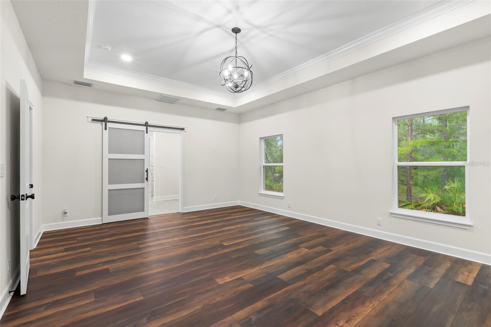 Listing photo id 14 for 13332 Schick Avenue