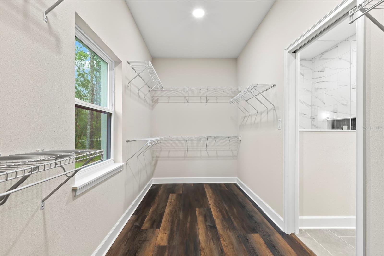 Listing photo id 23 for 13332 Schick Avenue