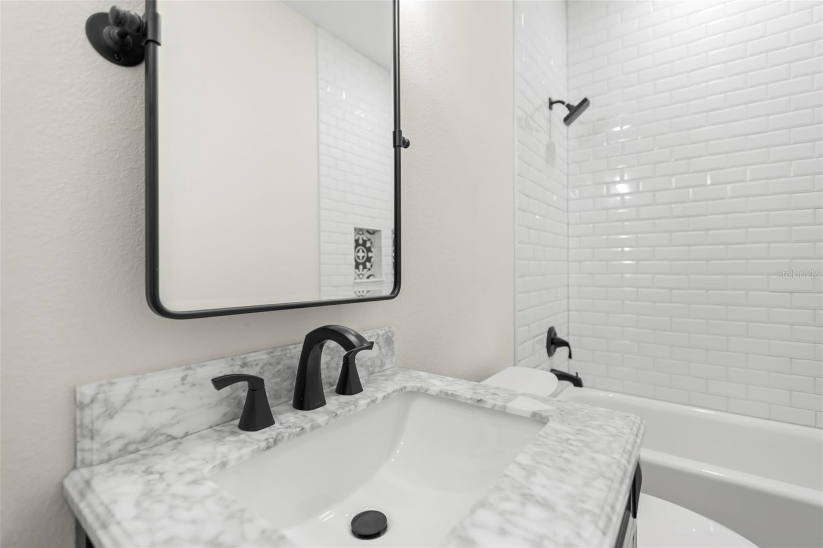 Listing photo id 30 for 13332 Schick Avenue