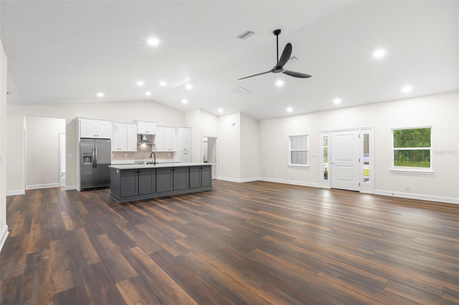 Listing photo id 4 for 13332 Schick Avenue