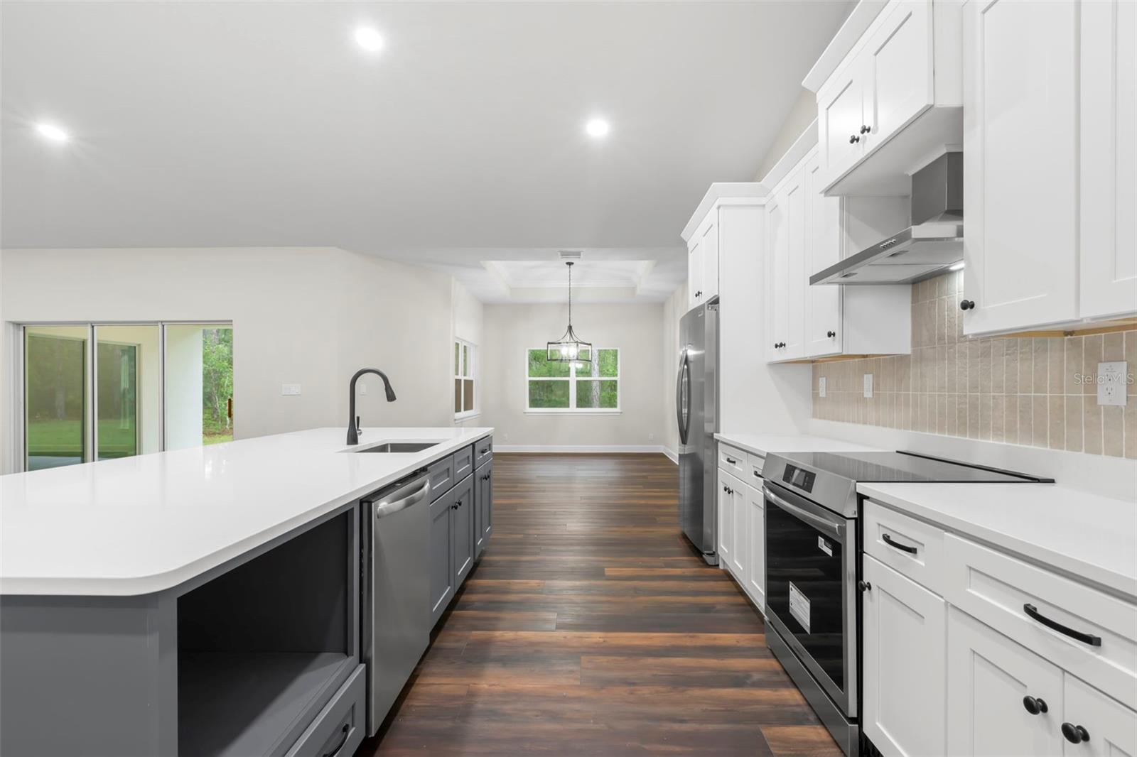 Listing photo id 5 for 13332 Schick Avenue