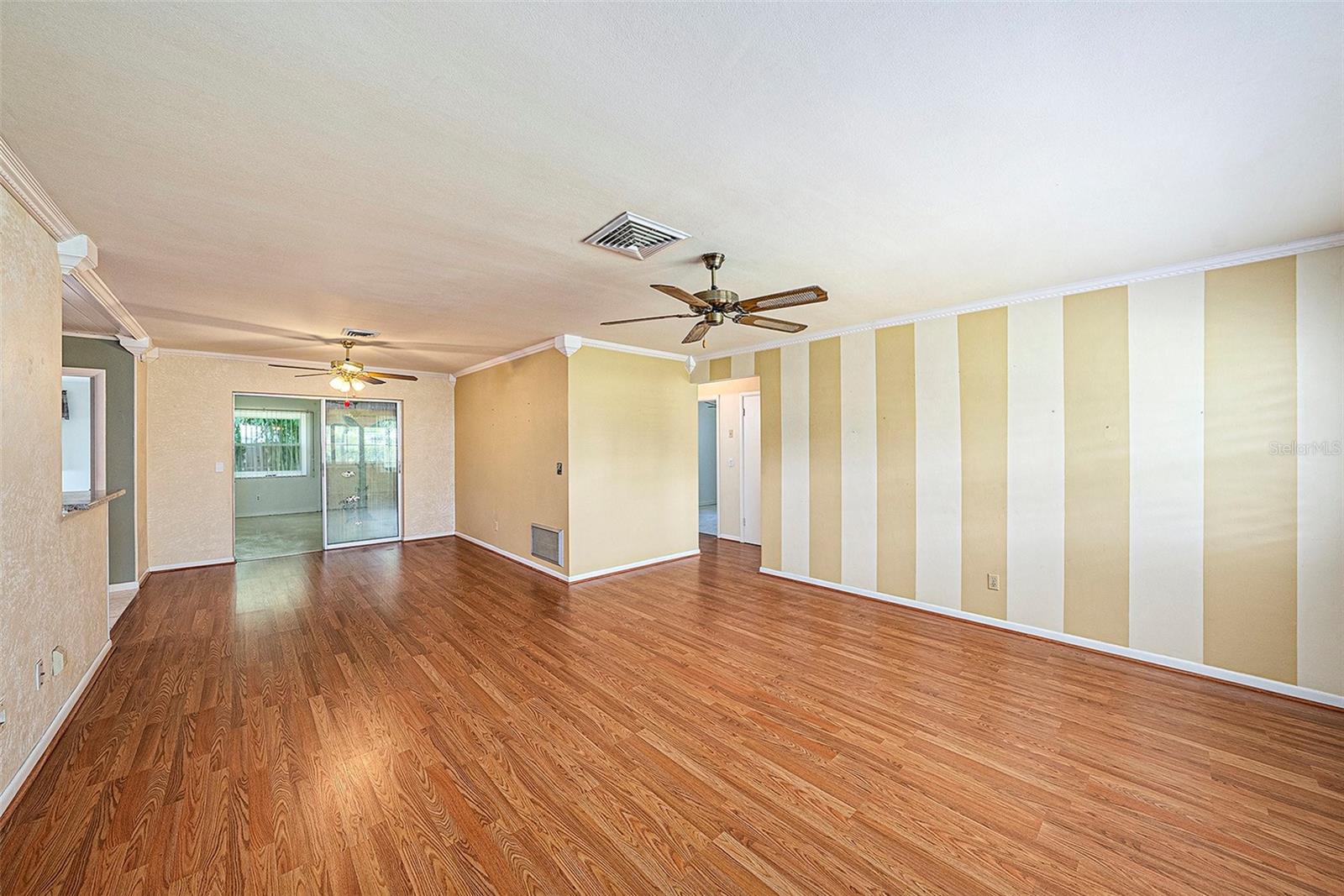 Image 13 of 39 For 1857 Belleair Road N