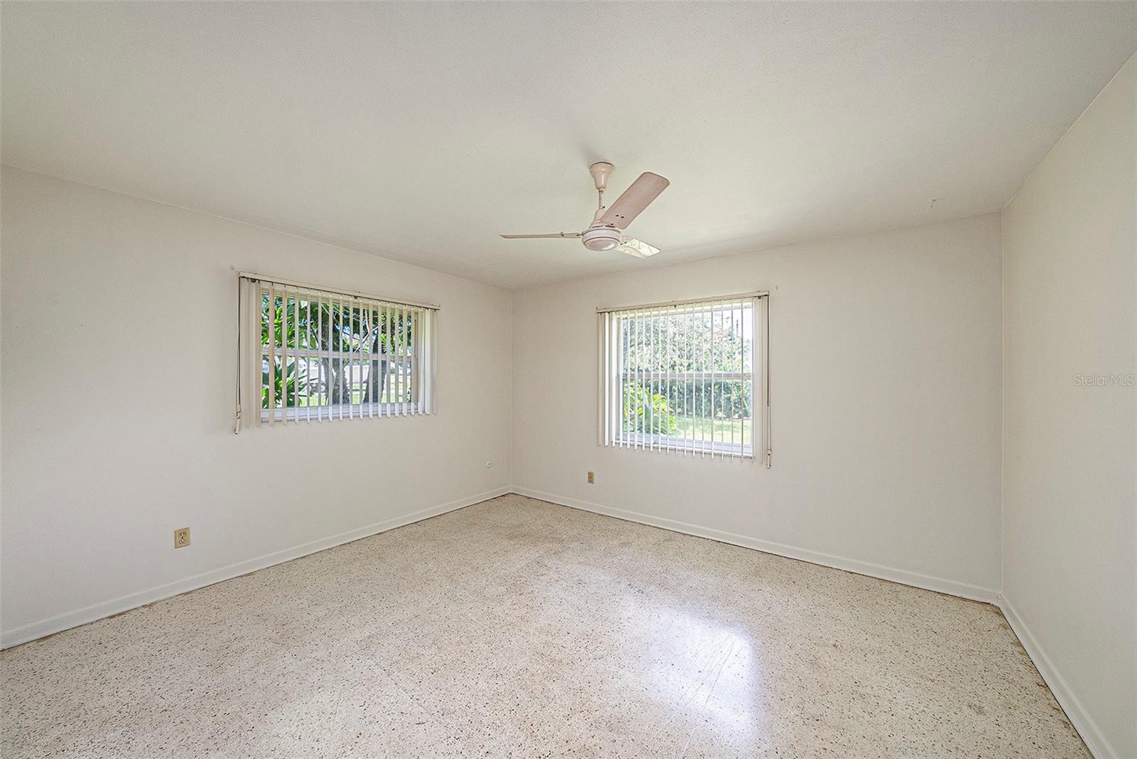 Image 21 of 39 For 1857 Belleair Road N
