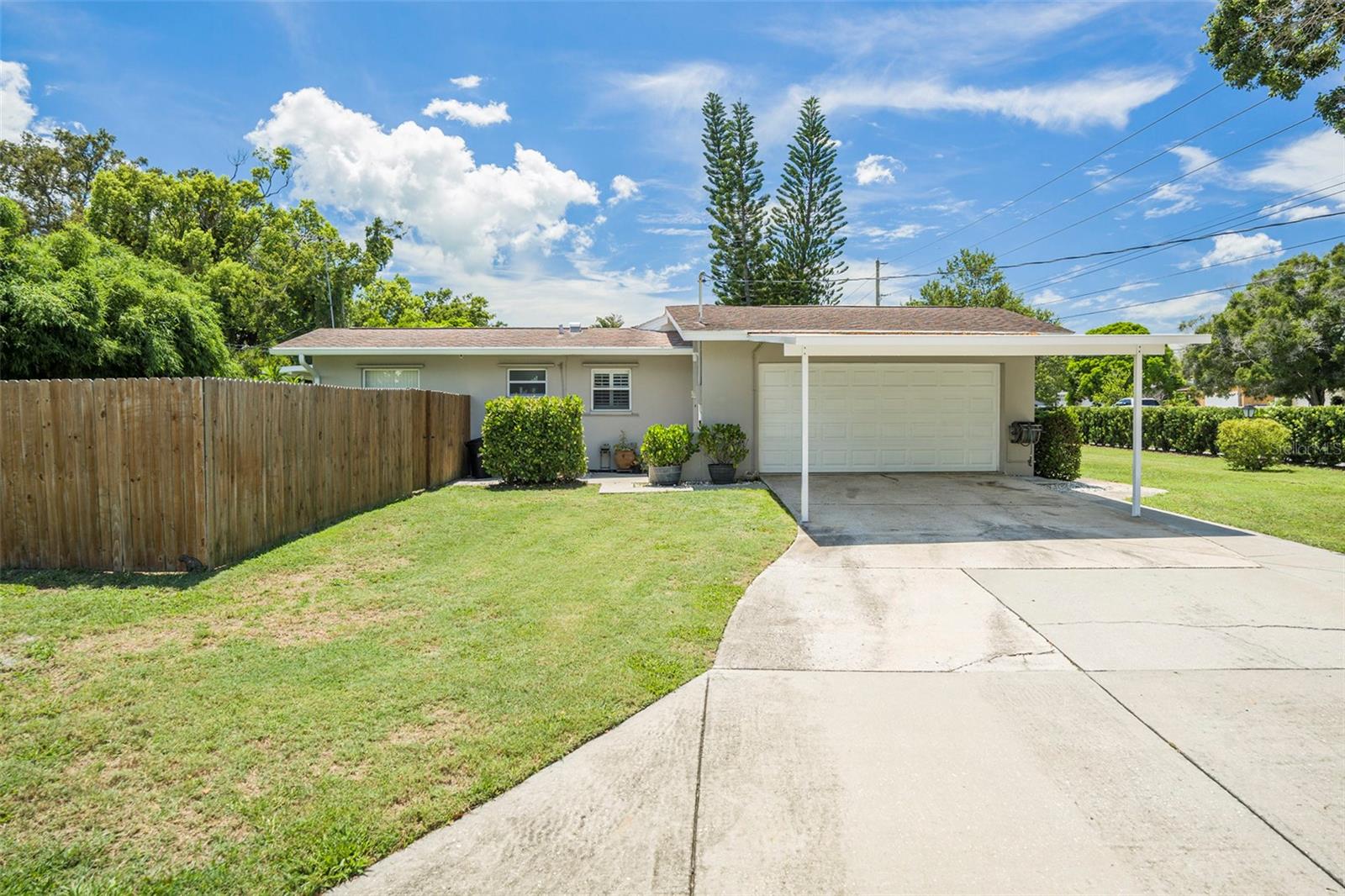 Image 4 of 12 For 1857 Belleair Road N