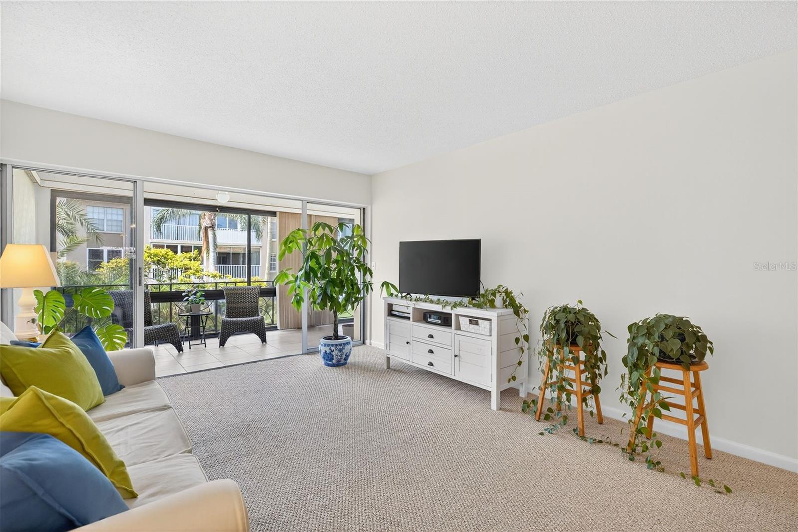Listing photo id 12 for 10351 Regal Drive 24