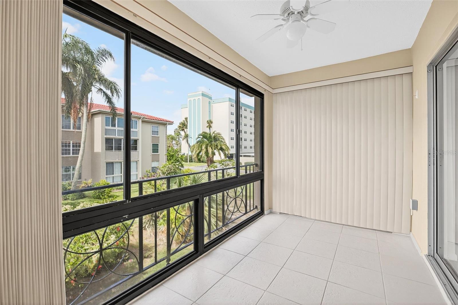 Listing photo id 17 for 10351 Regal Drive 24