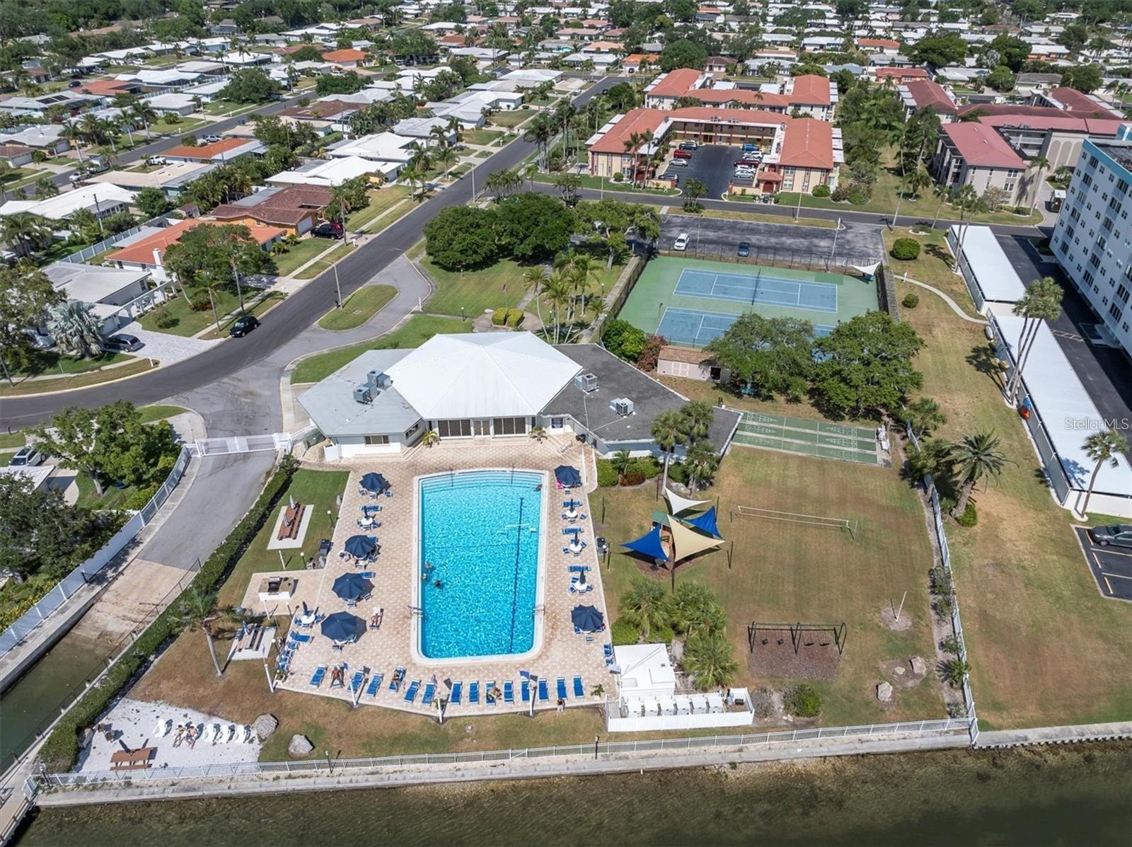Listing photo id 33 for 10351 Regal Drive 24