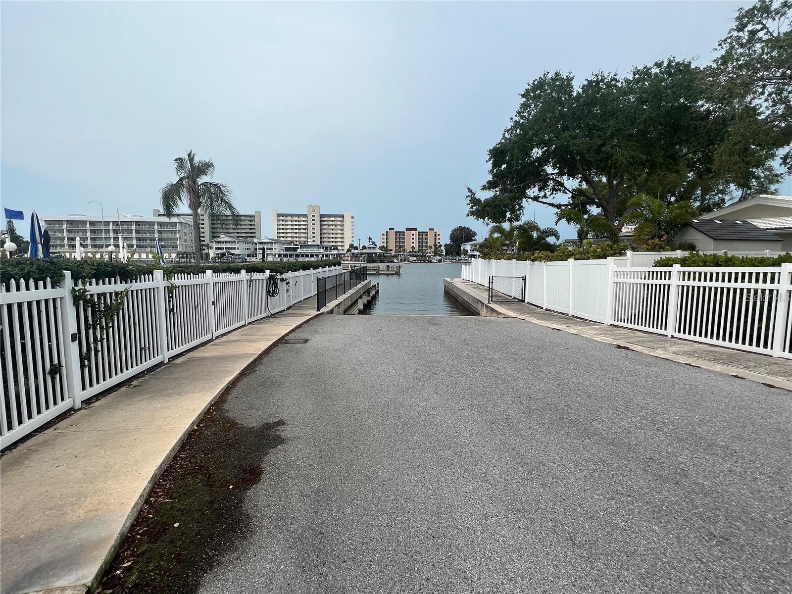 Listing photo id 38 for 10351 Regal Drive 24