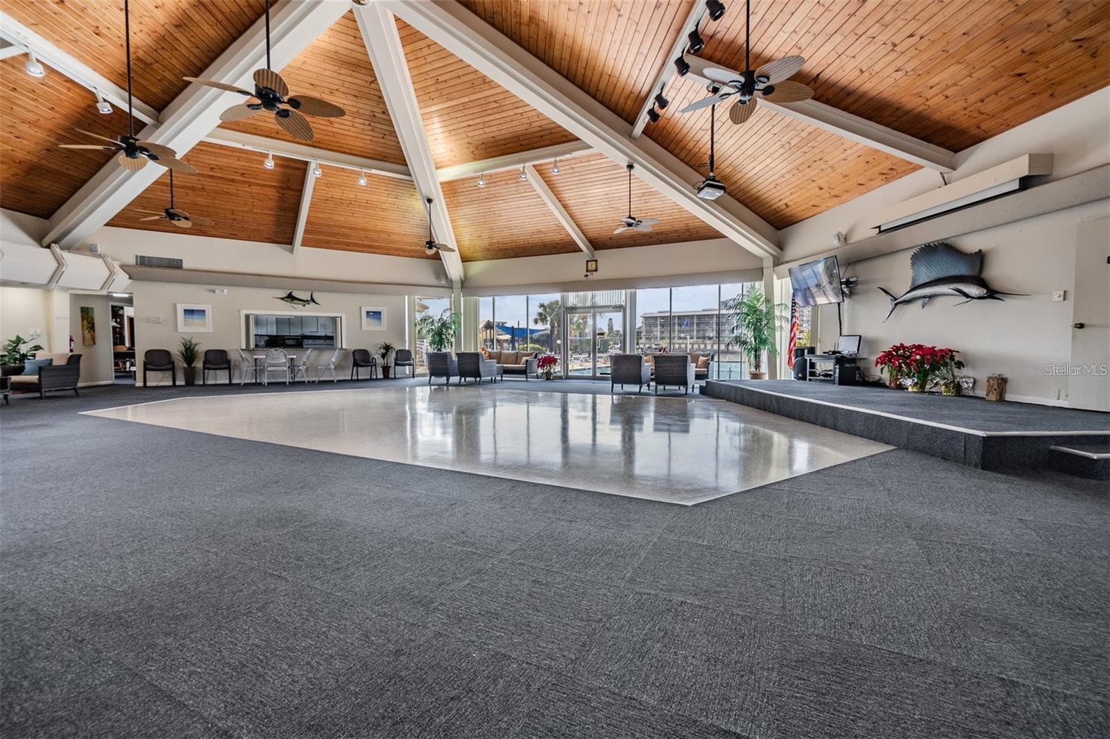 Listing photo id 40 for 10351 Regal Drive 24