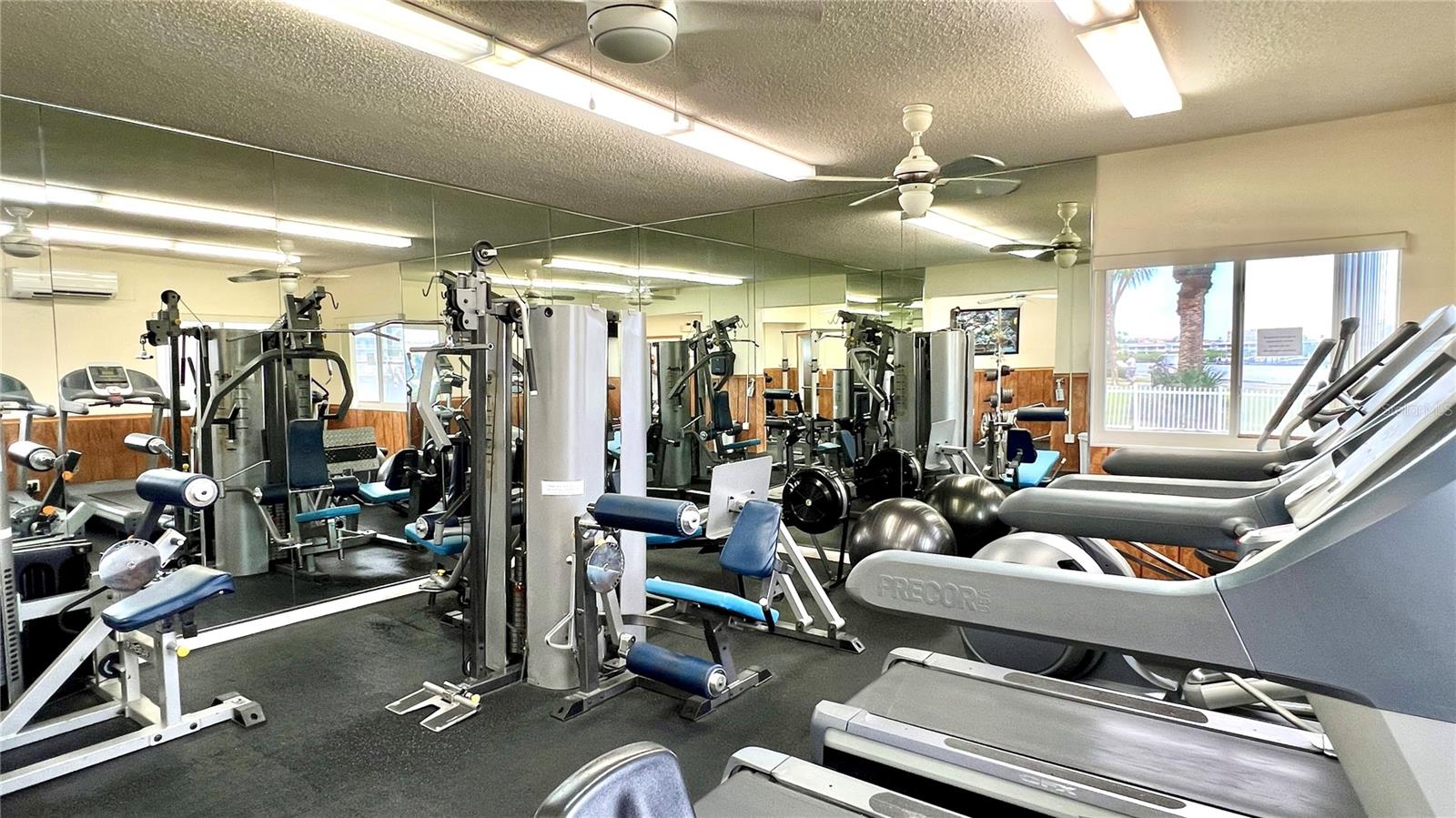 Listing photo id 42 for 10351 Regal Drive 24