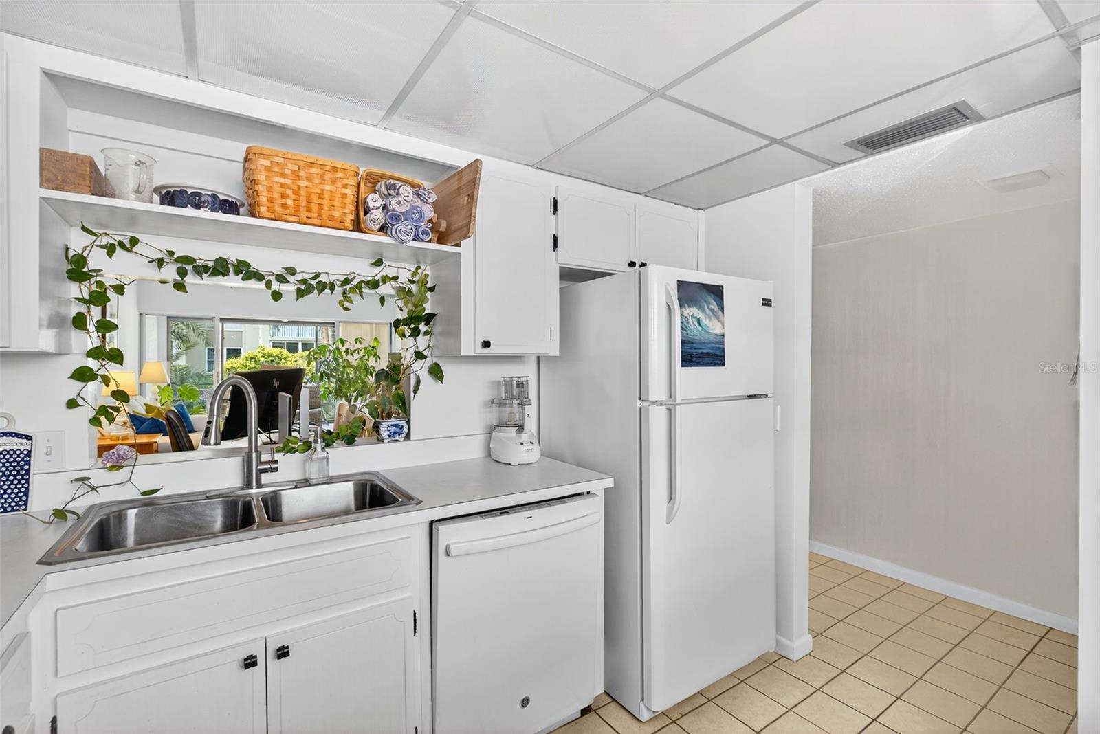 Listing photo id 3 for 10351 Regal Drive 24