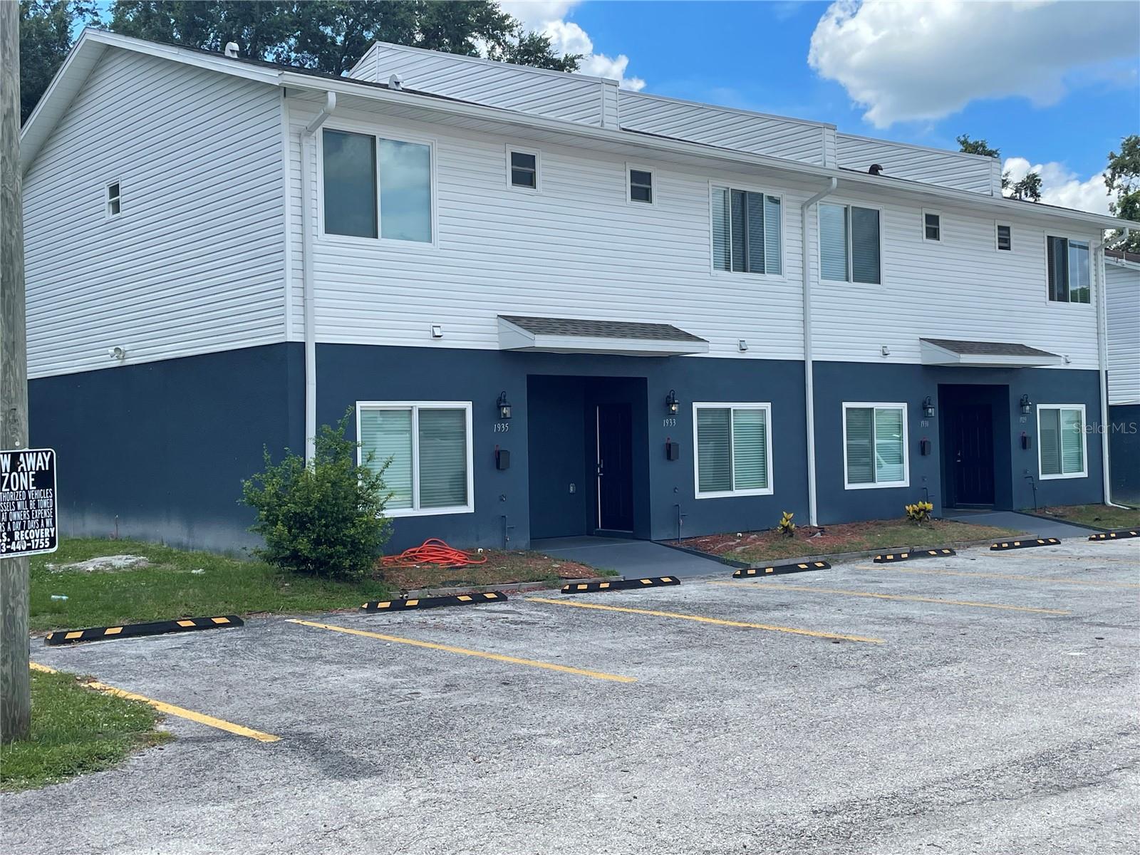 Details for 1935 Oxnard Court, TAMPA, FL 33612