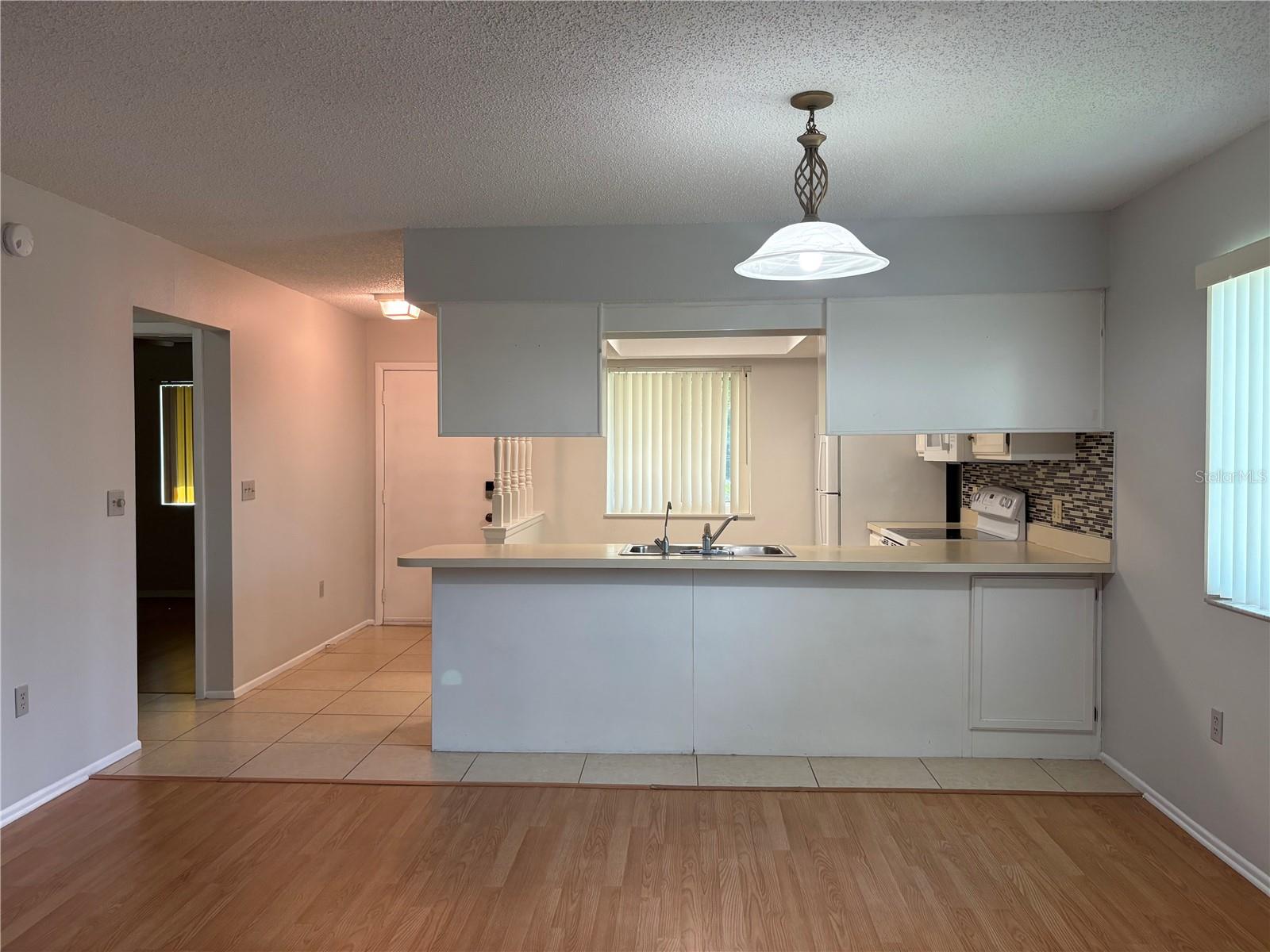 Image 11 of 27 For 2900 Grovewood Boulevard A