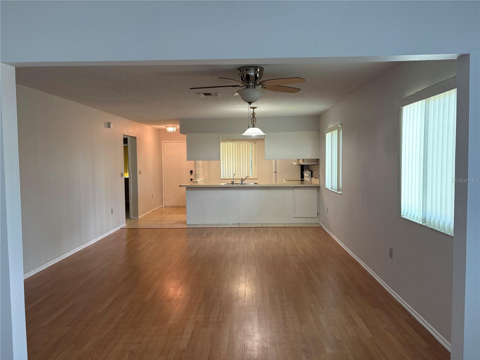 Image 12 of 27 For 2900 Grovewood Boulevard A