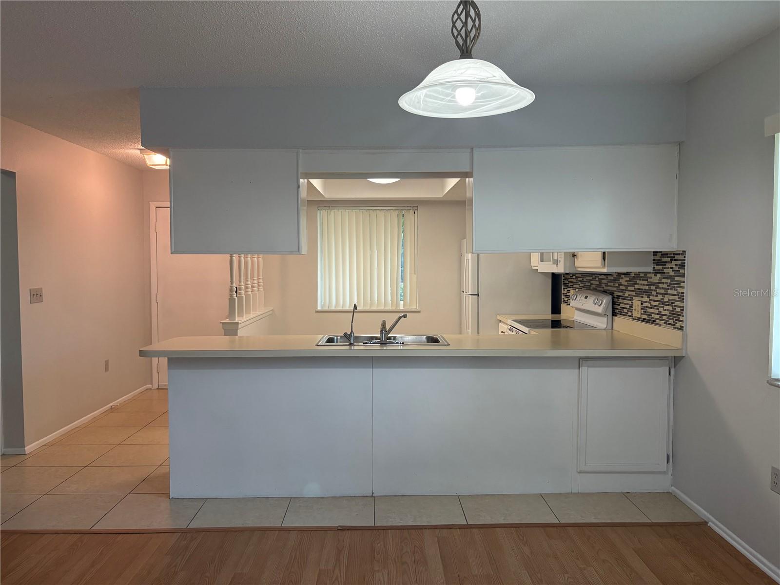 Image 13 of 27 For 2900 Grovewood Boulevard A