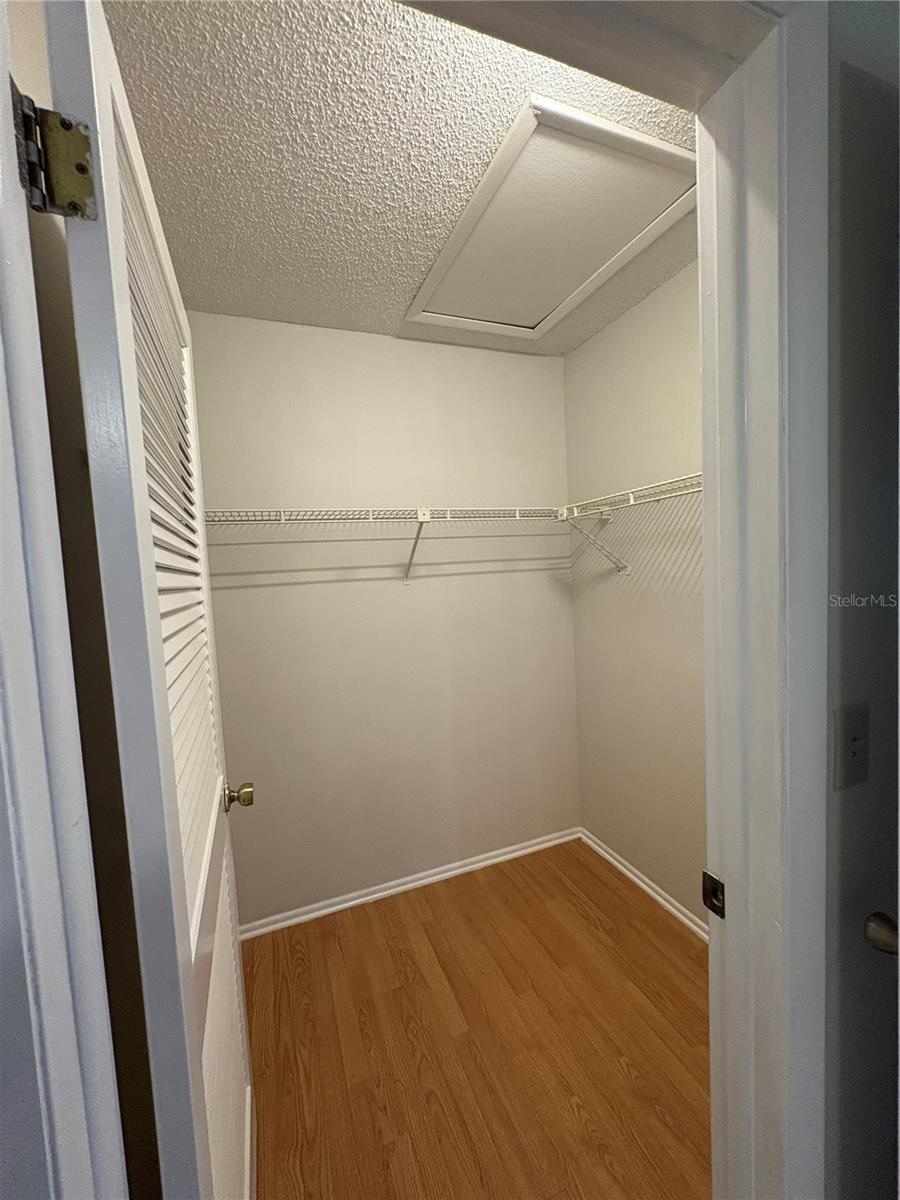 Image 18 of 27 For 2900 Grovewood Boulevard A