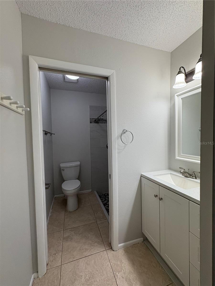 Image 19 of 27 For 2900 Grovewood Boulevard A