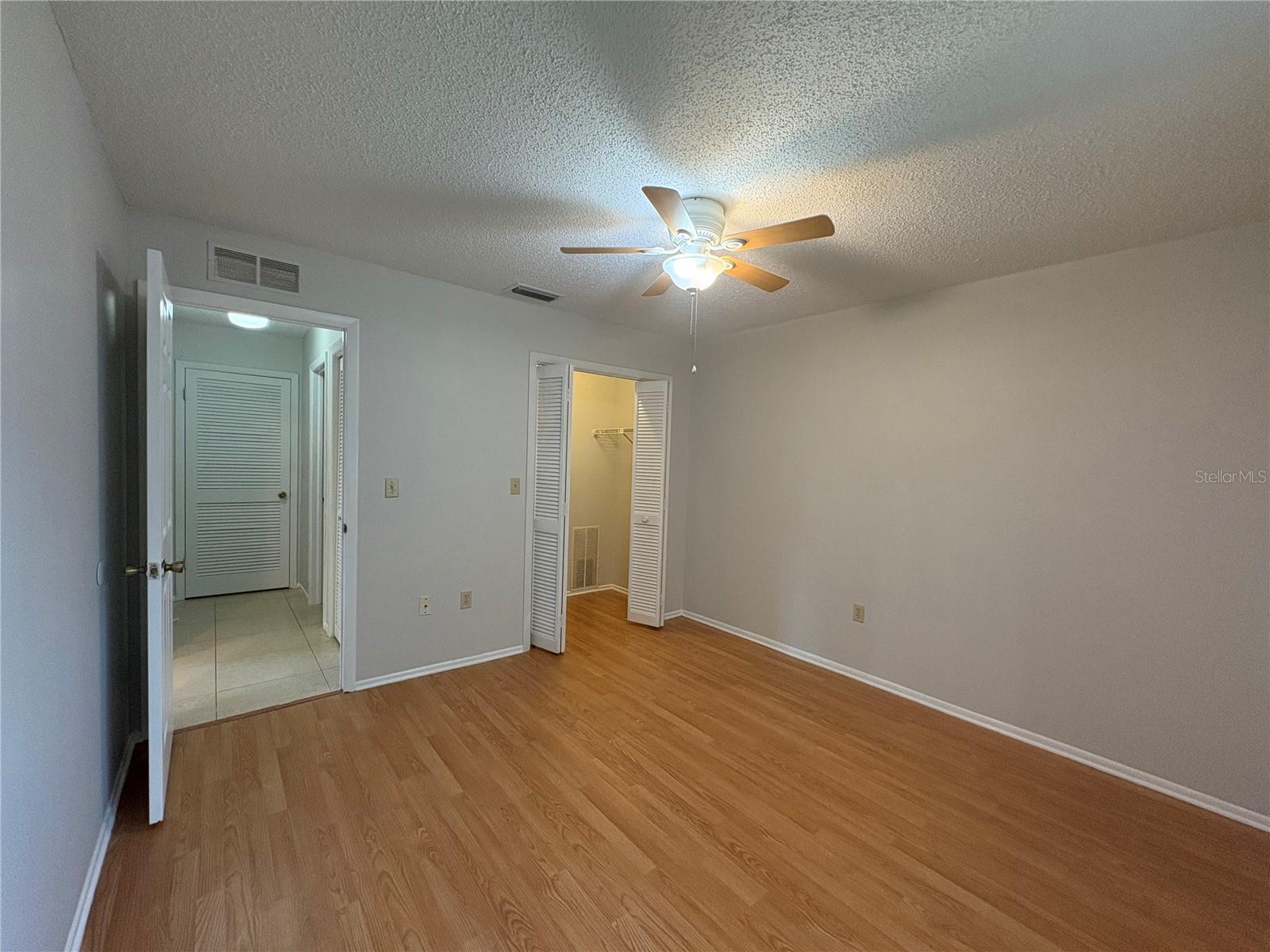 Image 21 of 27 For 2900 Grovewood Boulevard A