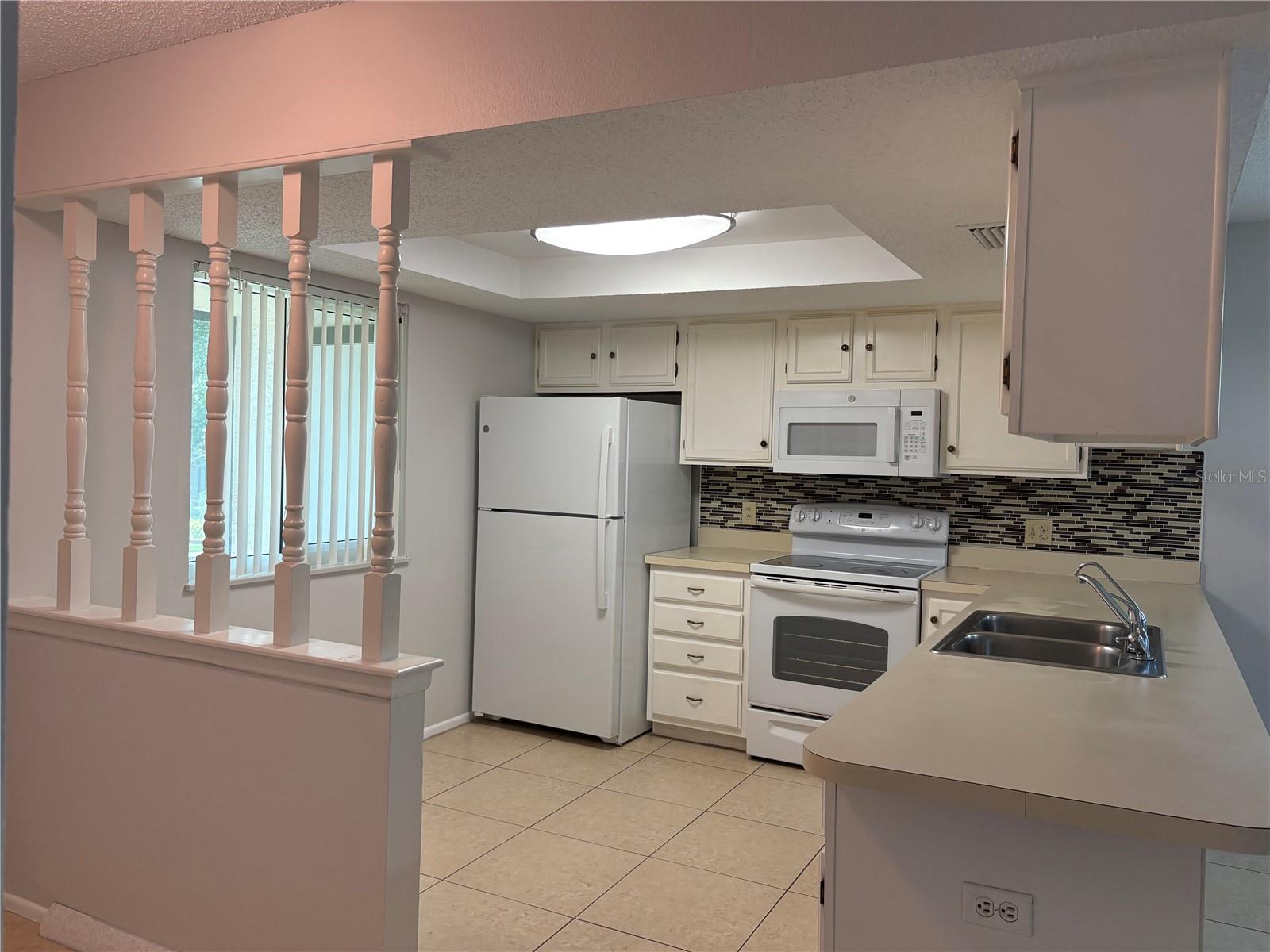 Image 5 of 27 For 2900 Grovewood Boulevard A
