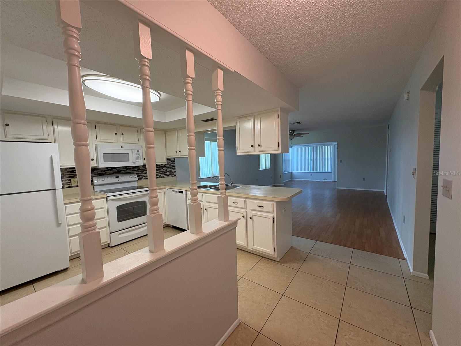 Image 6 of 27 For 2900 Grovewood Boulevard A