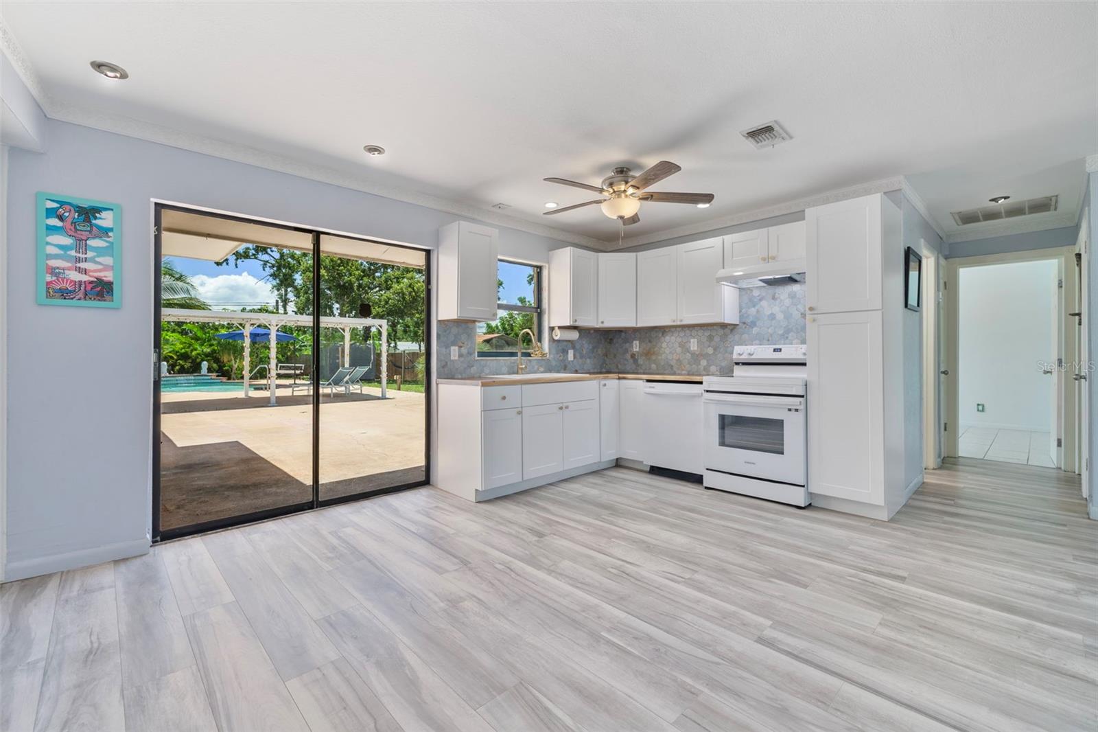 Listing photo id 8 for 4530 Catalonia Way S