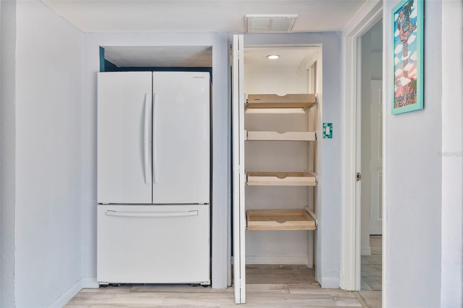 Listing photo id 12 for 4530 Catalonia Way S