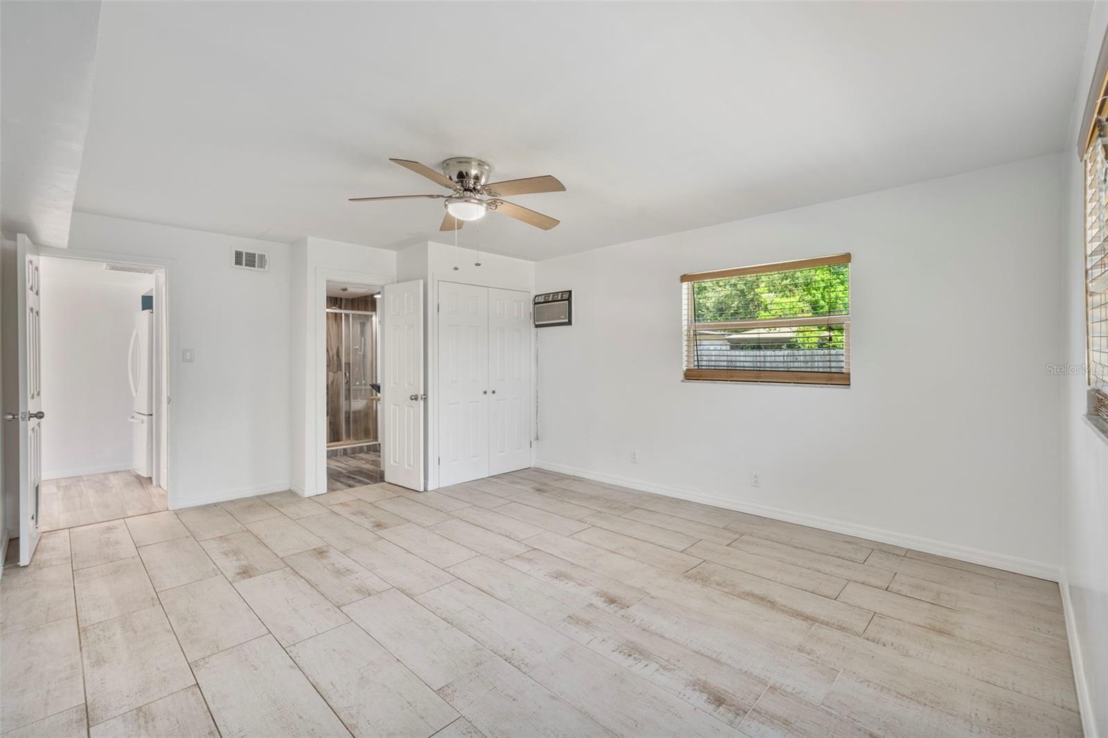 Listing photo id 14 for 4530 Catalonia Way S