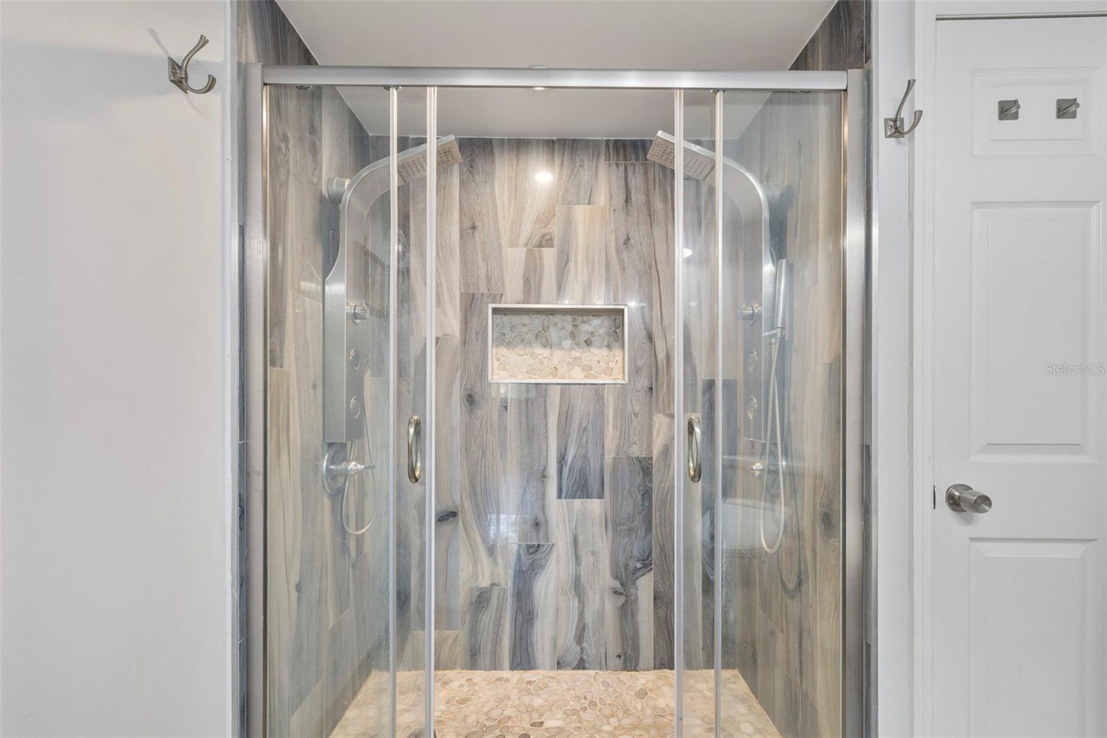 Listing photo id 17 for 4530 Catalonia Way S