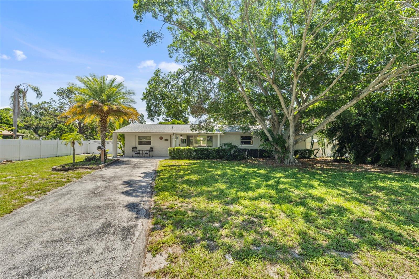 Listing photo id 0 for 4530 Catalonia Way S