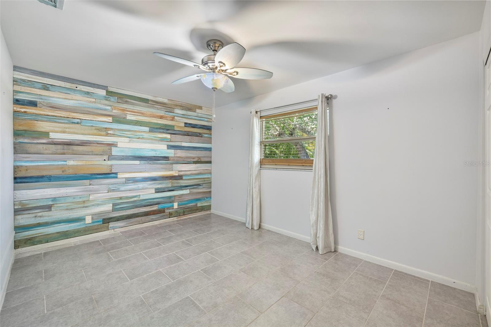 Listing photo id 18 for 4530 Catalonia Way S