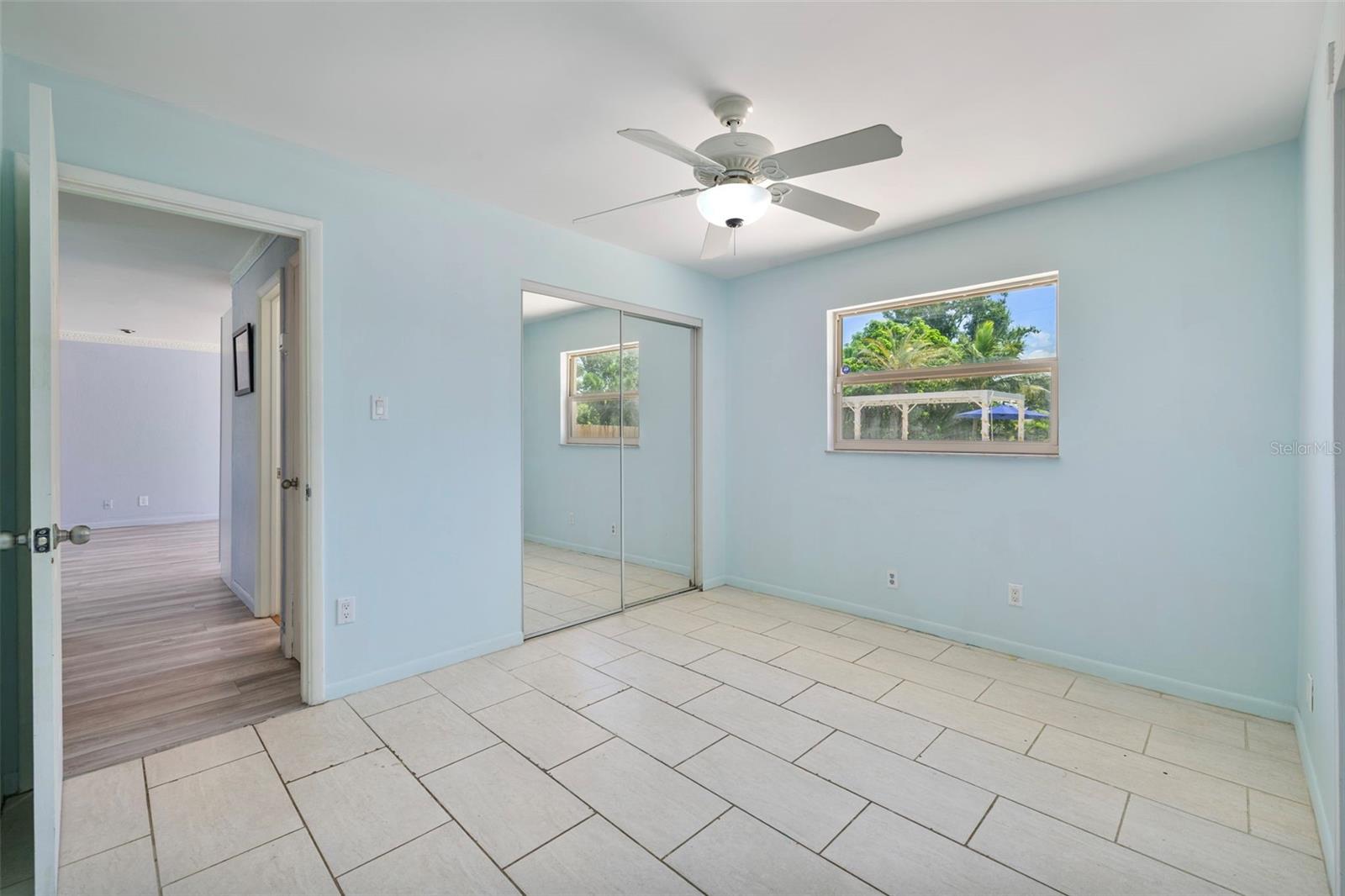 Listing photo id 23 for 4530 Catalonia Way S