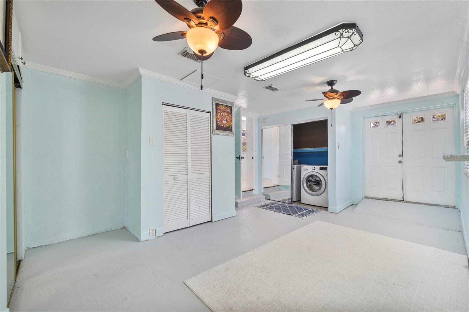 Listing photo id 25 for 4530 Catalonia Way S